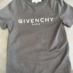 AUTHENTIC GIVENCHY T-SHIRT